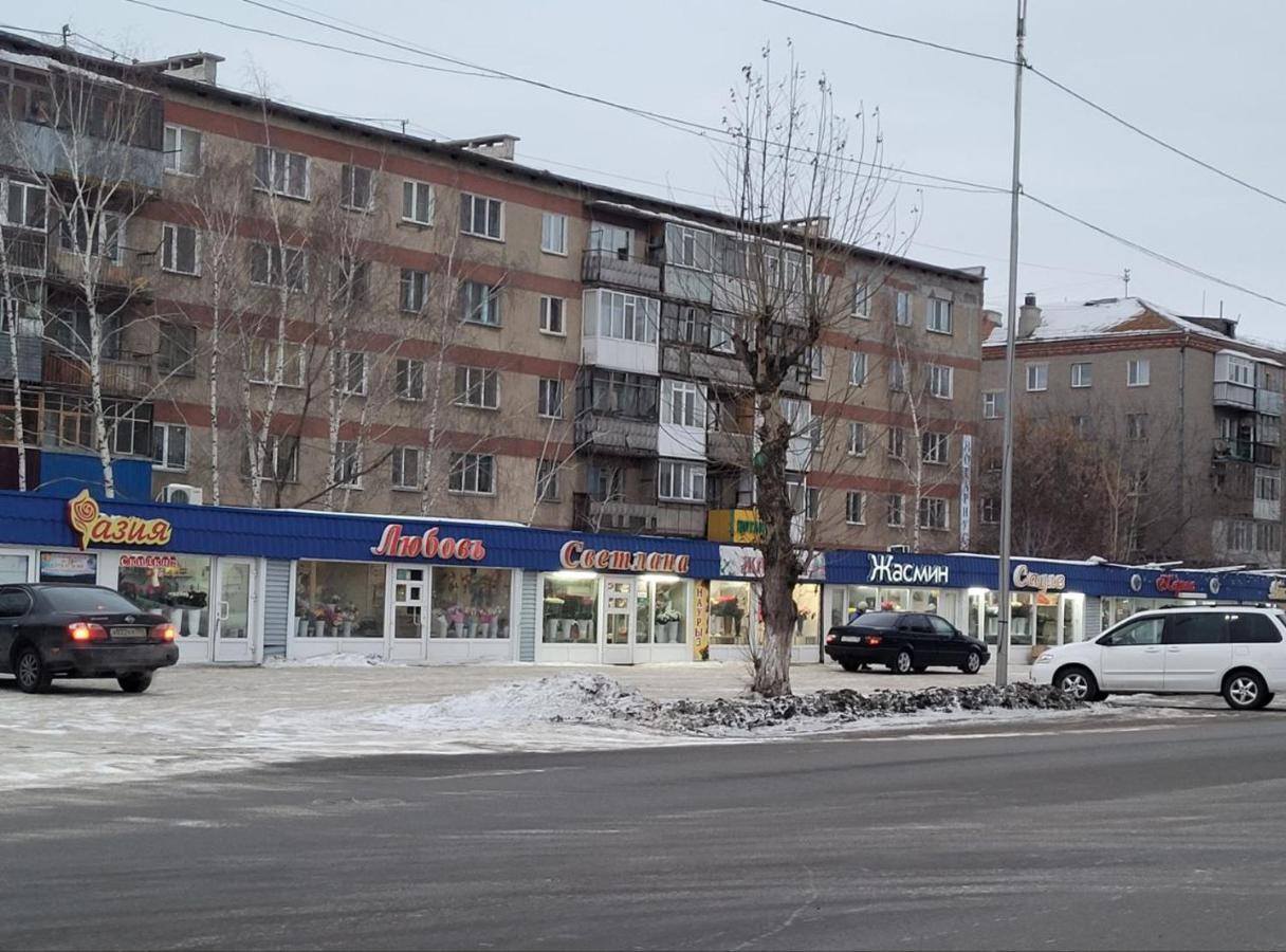 1 Комнатные Апартаменты На Садуакасова 24 Köksjetau Exteriör bild